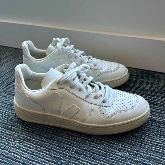 Veja v-10 white leather sneakers size 7 - Picture 10 of 10